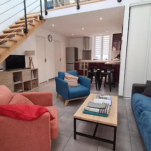  Apartment Ladore, 2 Dans Maison, 55m2, 100m Des Plages, Parking